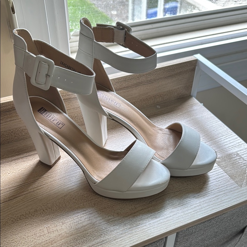 IDIFU White Block Heel Pumps Minimalist Design - Picture 4 of 9